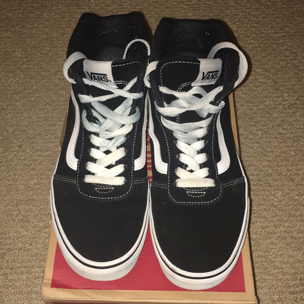 Used Black and White Vans 🔹Read Description 🔹